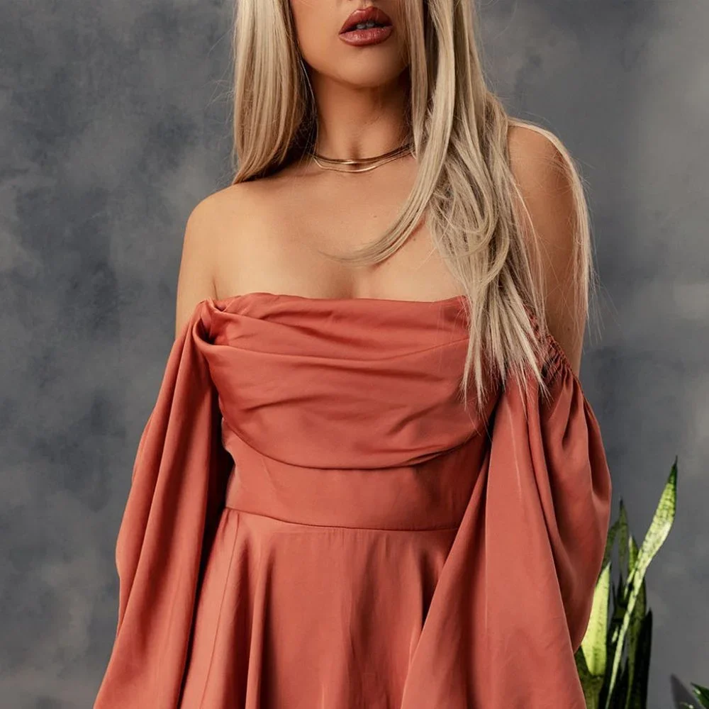 Square Neck Bubble Sleeves Layered Romper. barbiecore - Picture 6 of 10
